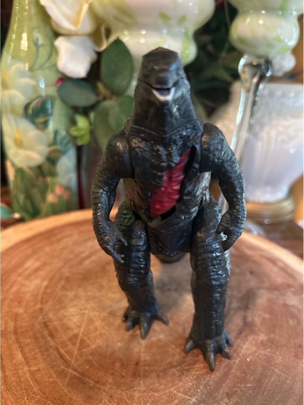 Godzilla Figure Toho Playmates Action Figure 2020 6" Tall 11" Long - Picture 2 of 4